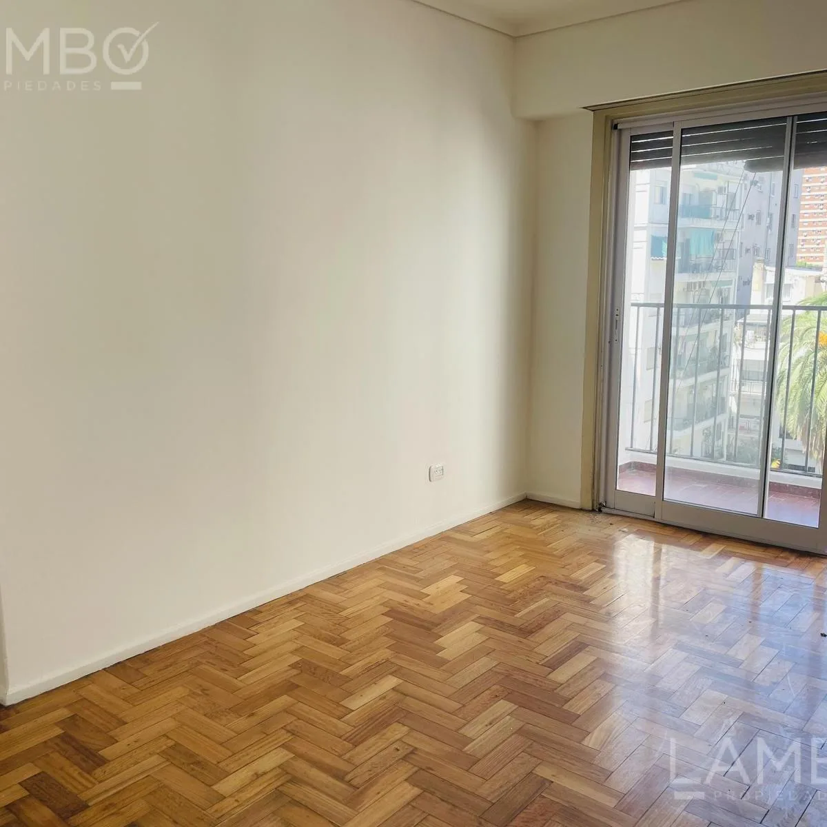 Apartamento de 2 dormitórios em Belgrano, 6º andar de fundos