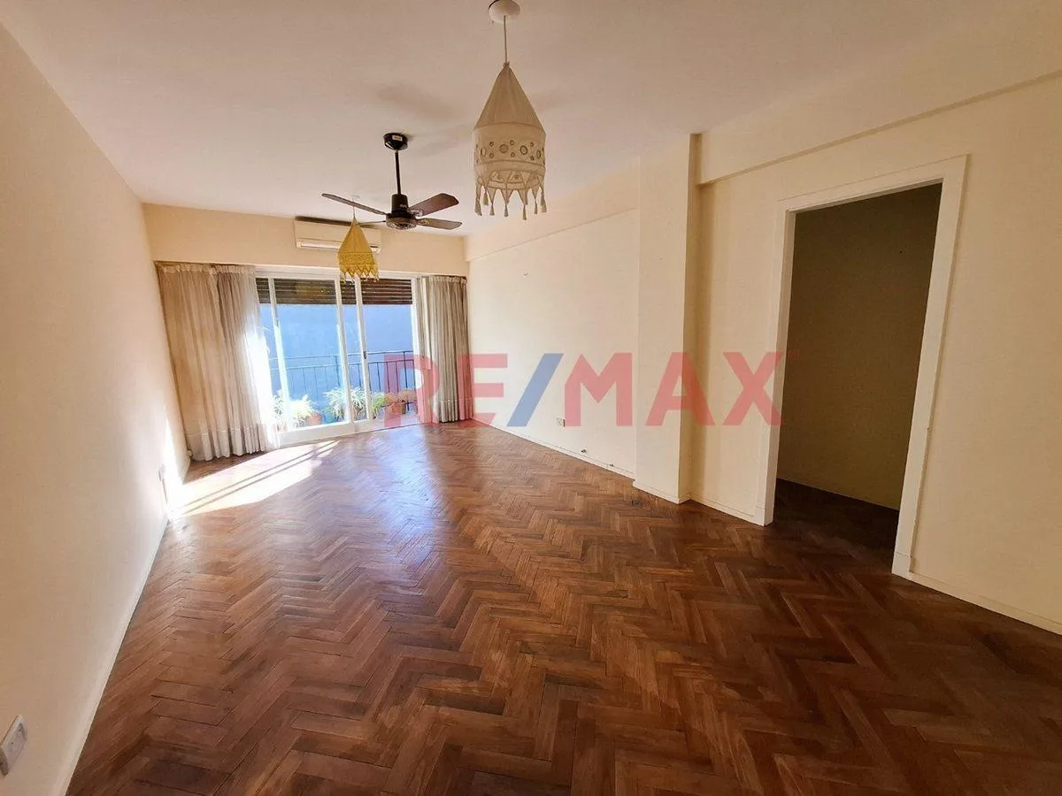 Apartamento de 3 ambientes com varanda e vaga de garagem em Martínez