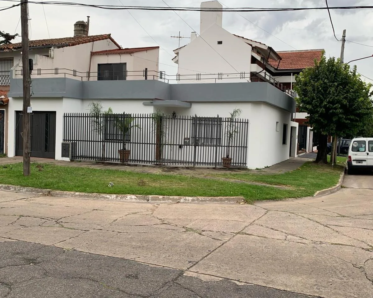 Дом с 2 спальнями в Castelar Sur, Morón