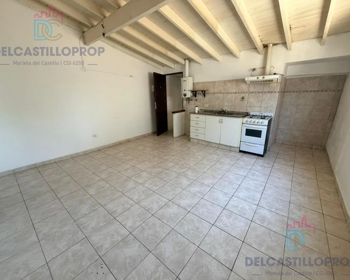 PH studio apartment in Victoria