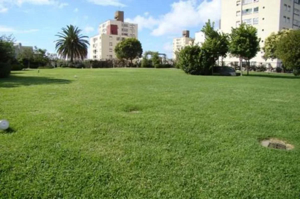 Kitnet com pátio em Colegiales