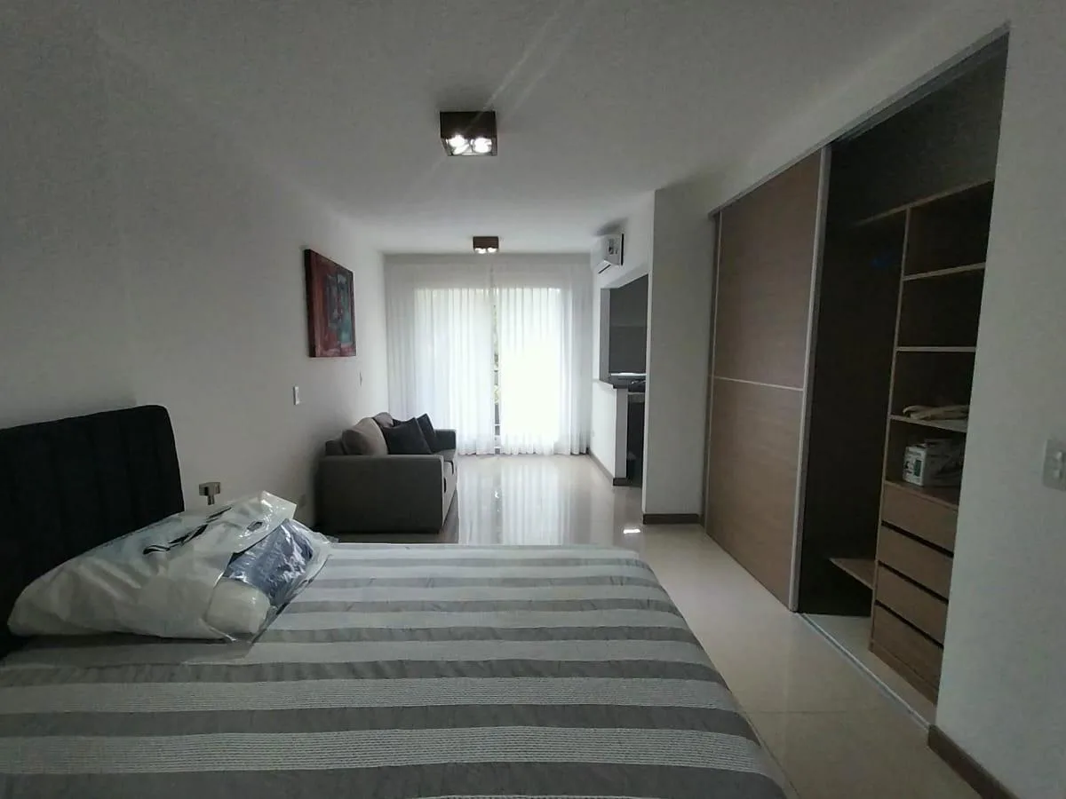 Monoambiente amoblado con balcón en Villa Crespo