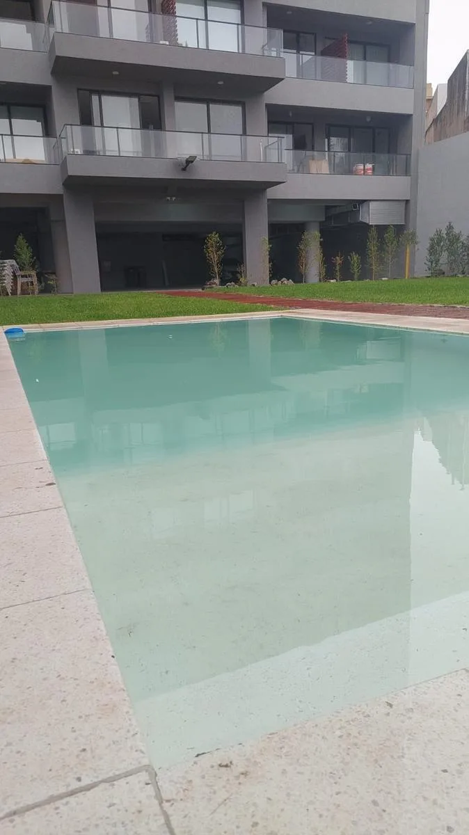 Квартира-студия с балконом в Saavedra, новая, с удобствами