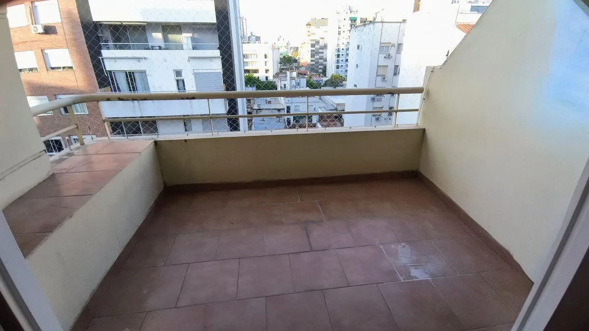 Квартира с 1 спальней в Núñez (полуэтажная)