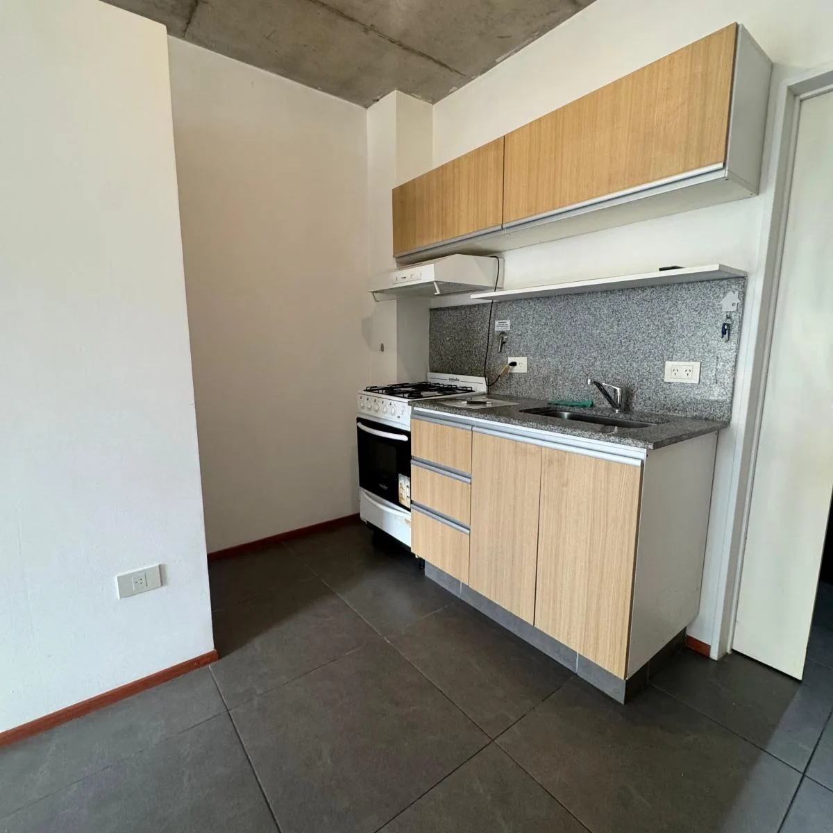 Monoambiente con balcón en Villa Santa Rita