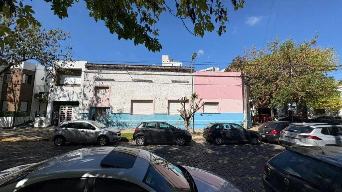 Коммерческий дом с 7 комнатами в La Plata