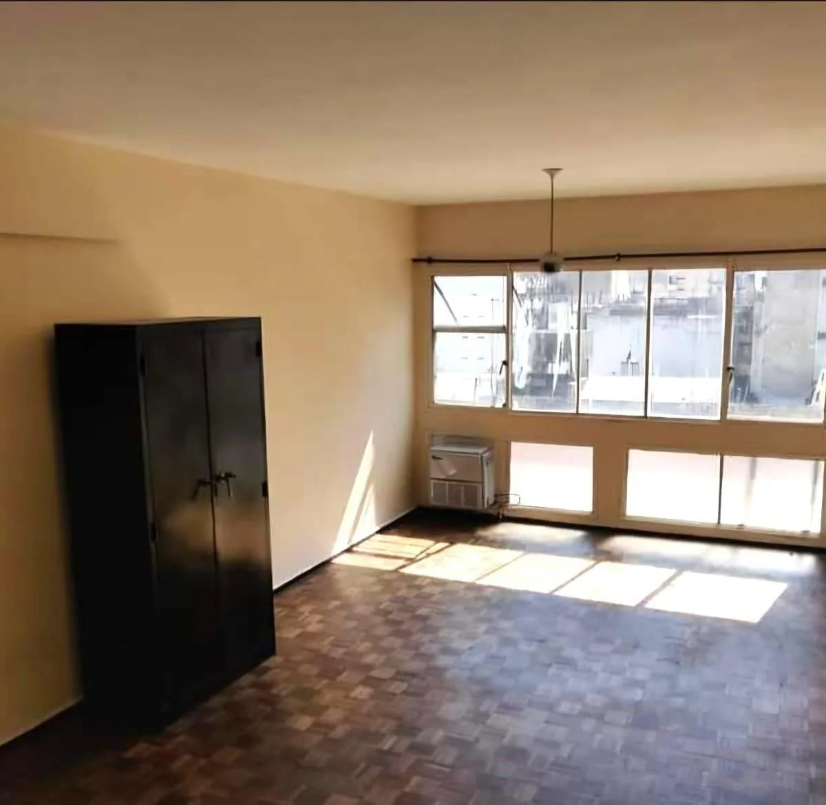 Kitnet todo-sol com cozinha e banheiro completo em San Nicolás