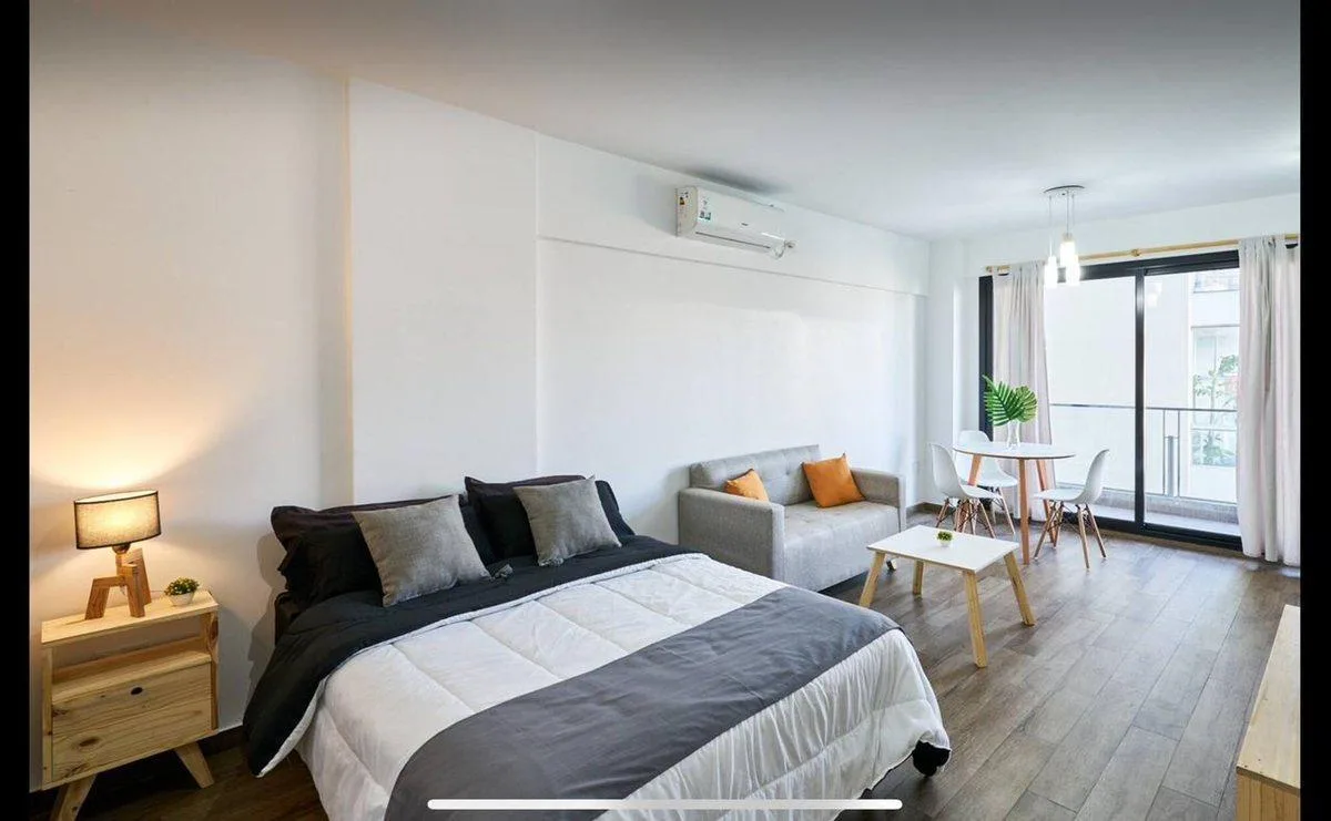 Kitnet mobiliada em Palermo com varanda e amenities