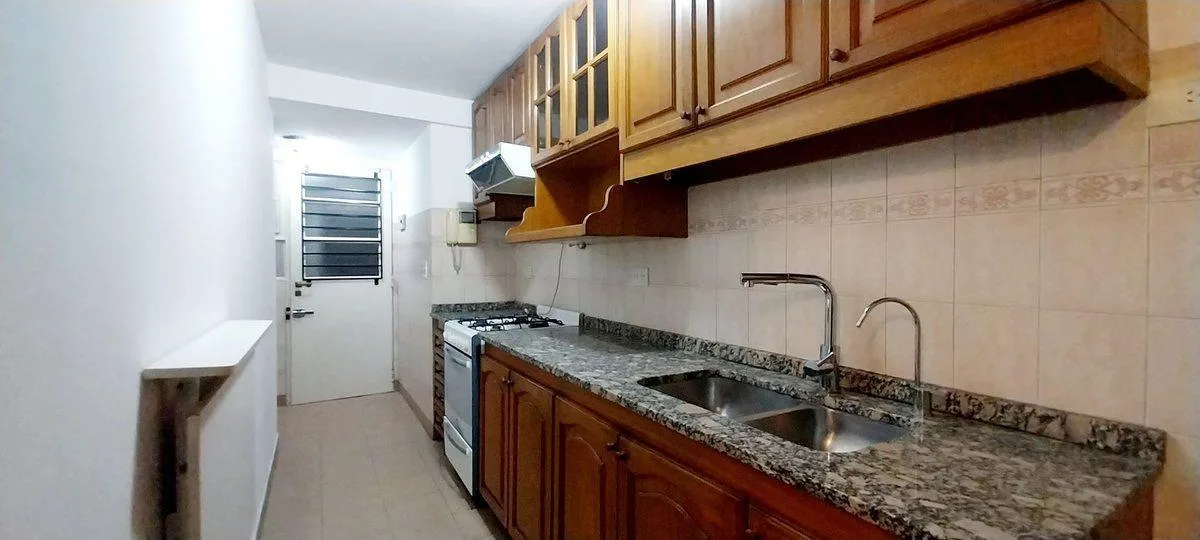 Квартира с 1 спальней и балконом в Avellaneda Centro