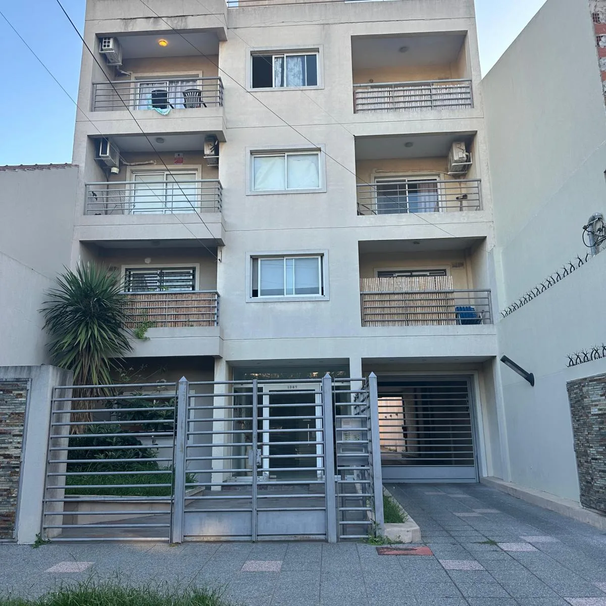 Квартира-студия в La Matanza с интегрированной кухней и ванной комнатой