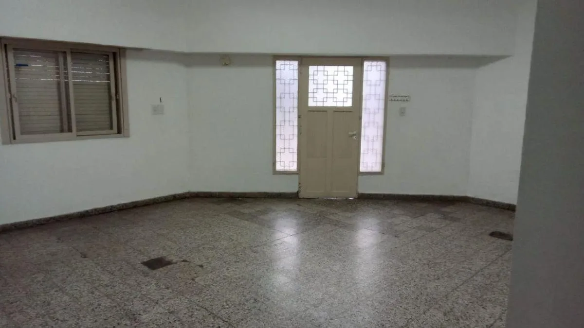 PH de 3 ambientes con patio al frente en Boulogne