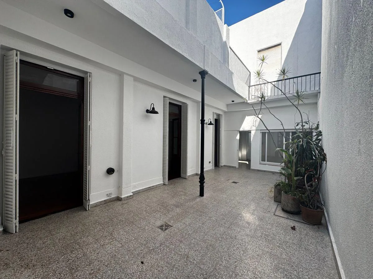 Four-bedroom PH with patio in Núñez