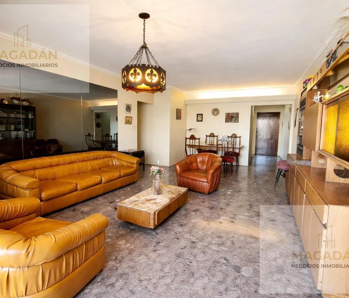 Apartamento de quatro ambientes mobiliado em Buenos Aires