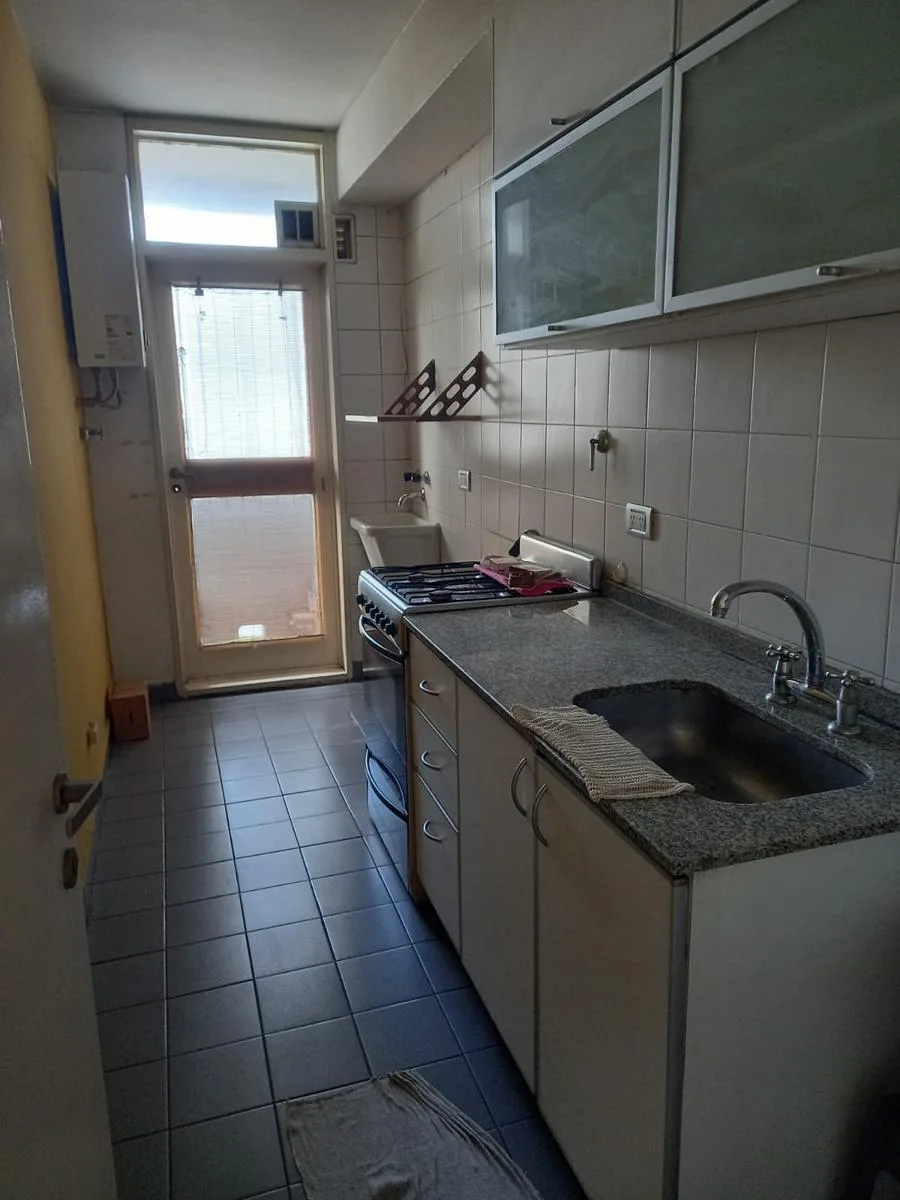 Двухкомнатная квартира с балконом в аренду в Avellaneda