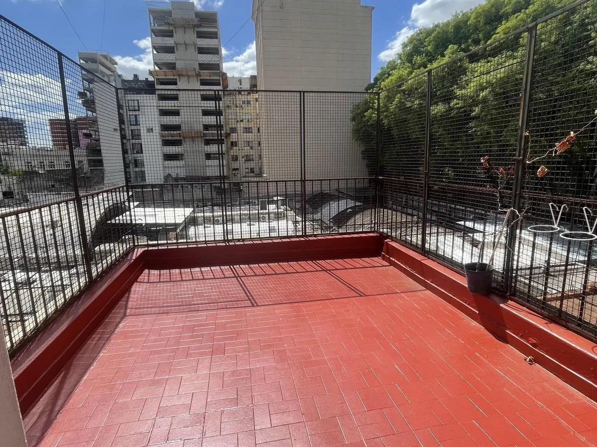 Трёхкомнатная квартира с собственной террасой и кабинетом в Belgrano