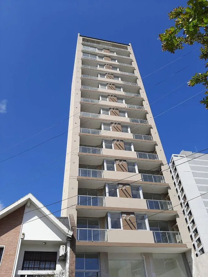 Departamento semi piso de 2 ambientes en Banfield Este