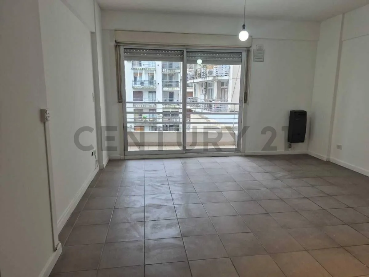 Studio apartment with balcony in Recoleta
