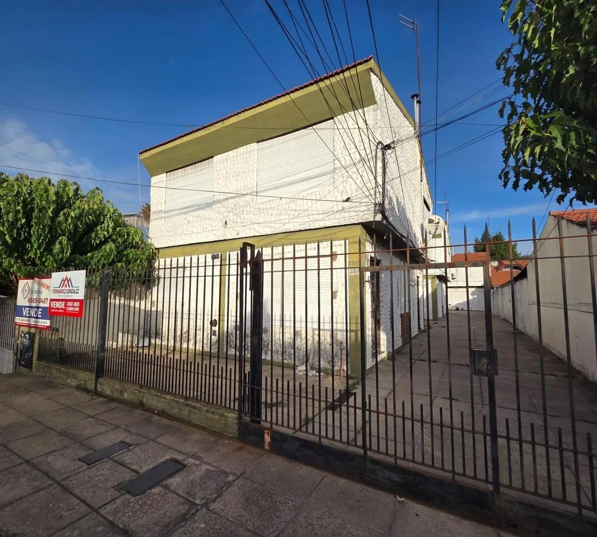 Two-bedroom duplex PH with parking space in Lomas de Zamora