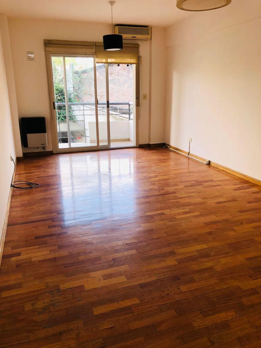 Street-facing? Studio apartment in Almagro