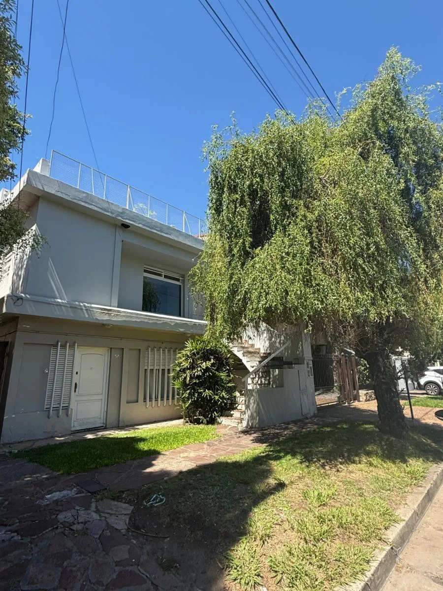 PH casa de 3 ambientes con terraza en Haedo (Morón)