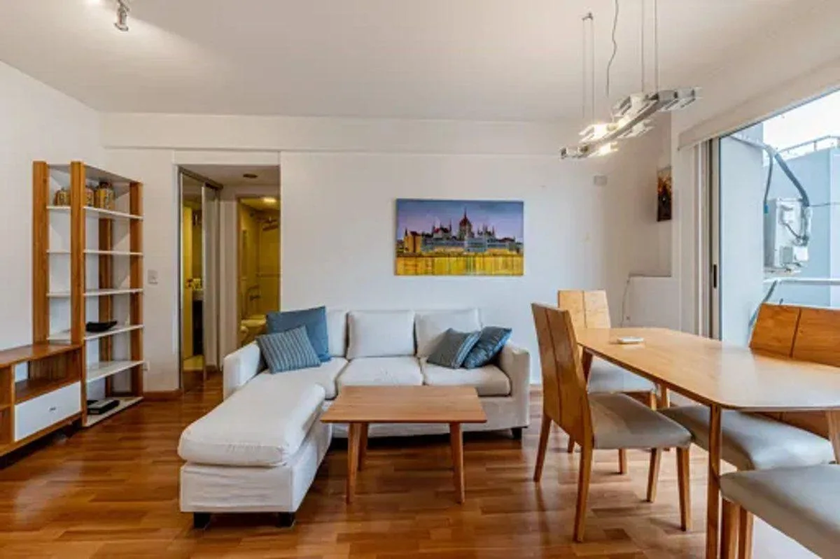 Furnished two-room apartment in Belgrano with parking