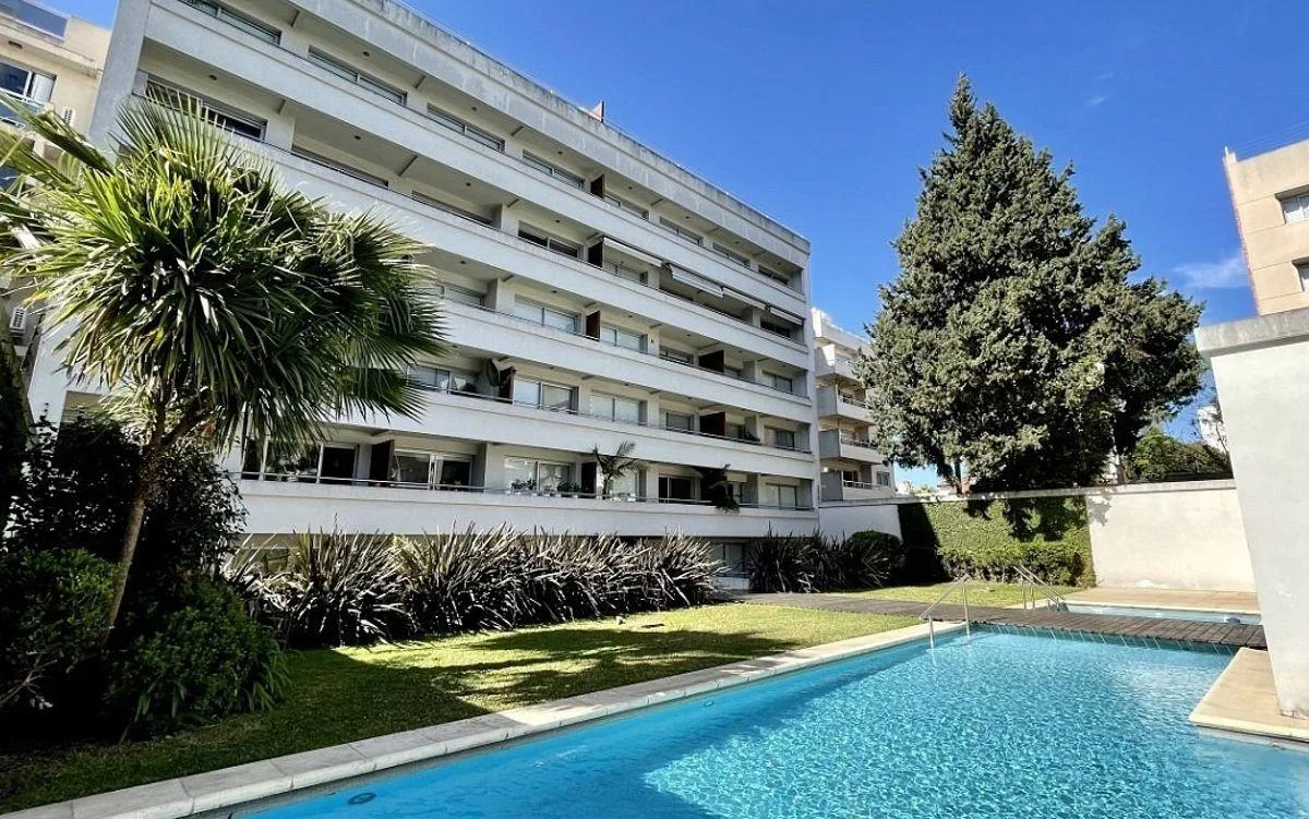 Departamento de 3 ambientes con cochera en Castelar Norte