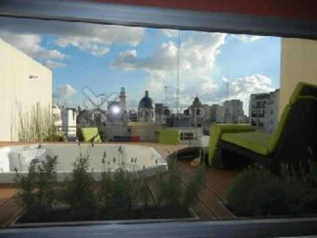 One-room apartment in Flores with balcony and professional use