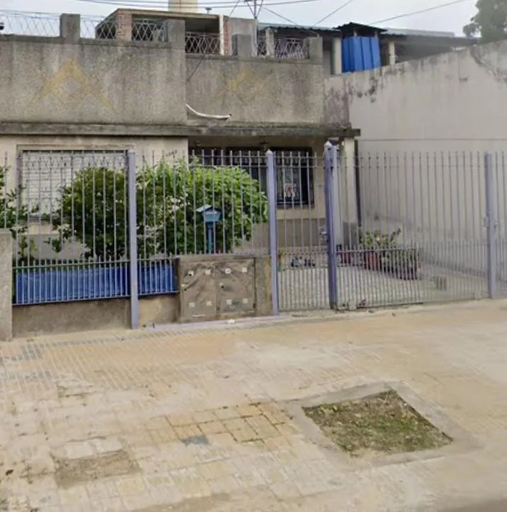 PH de três ambientes para alugar em Lanús