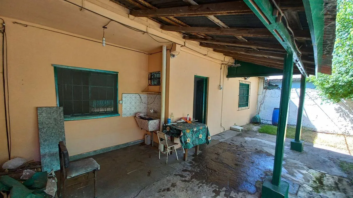 PH de três ambientes com pátio em Lanús