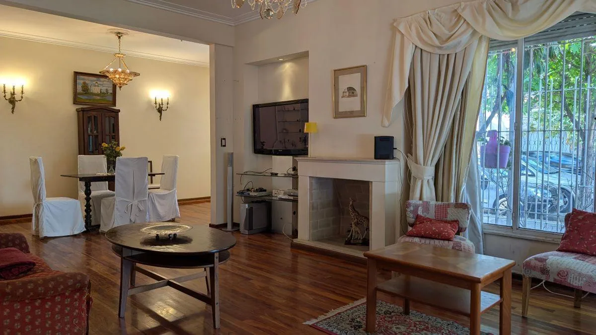 Меблированный дом с садом и бассейном в Vicente López