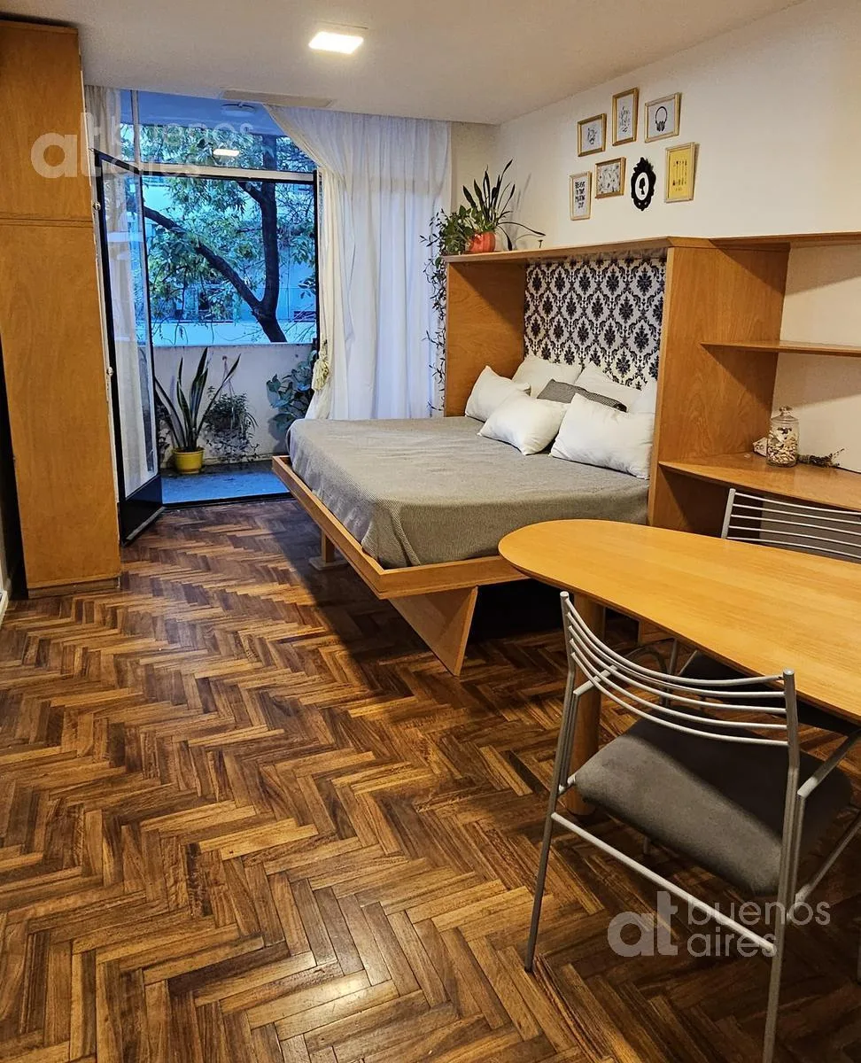 Monoambiente con balcón en Belgrano