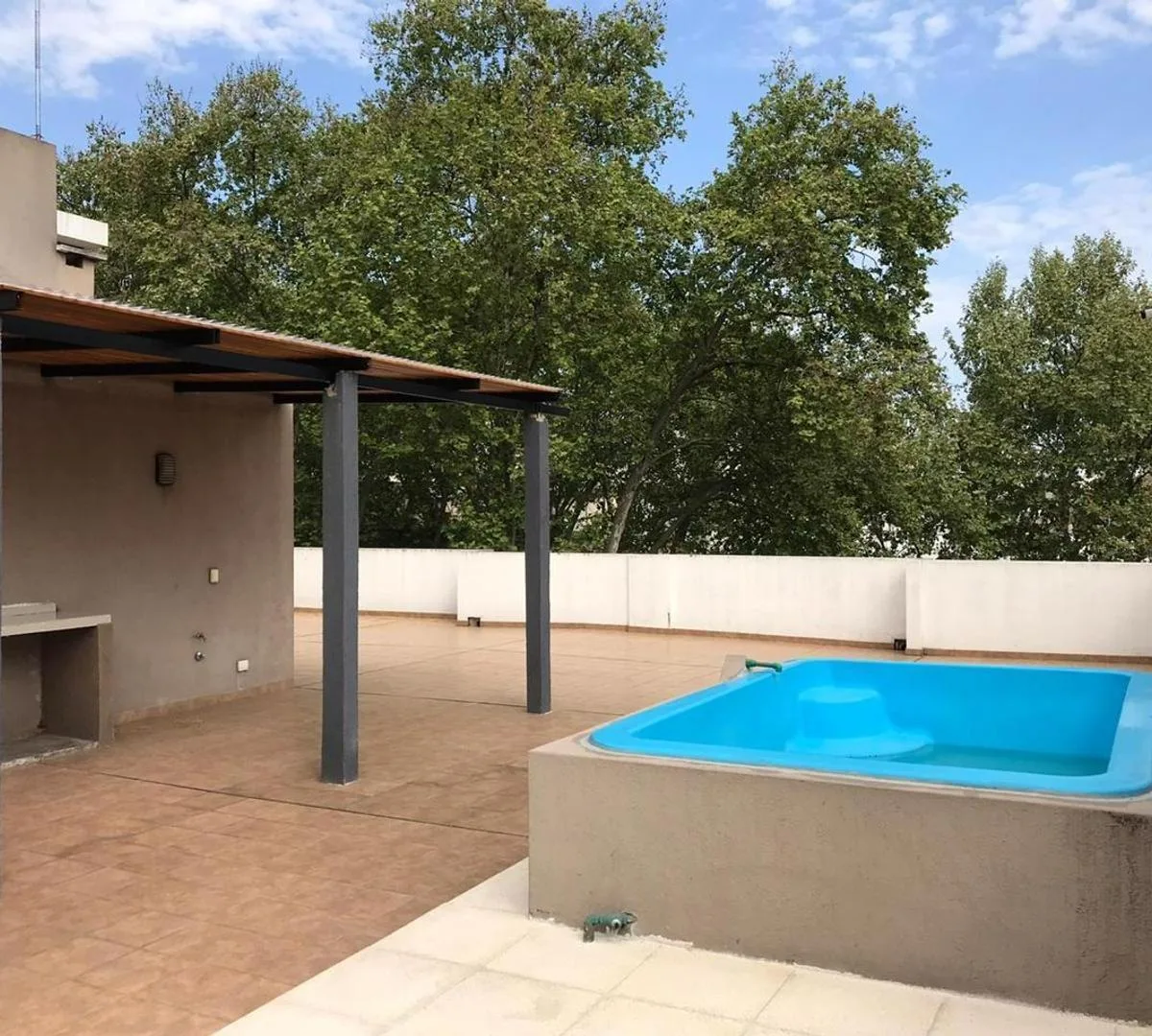 Departamento de 2 ambientes y medio con cochera en Almagro