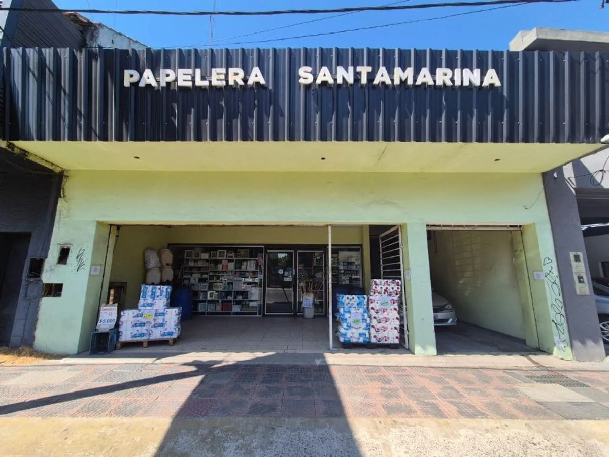 Local Centrico en Monte Grande!