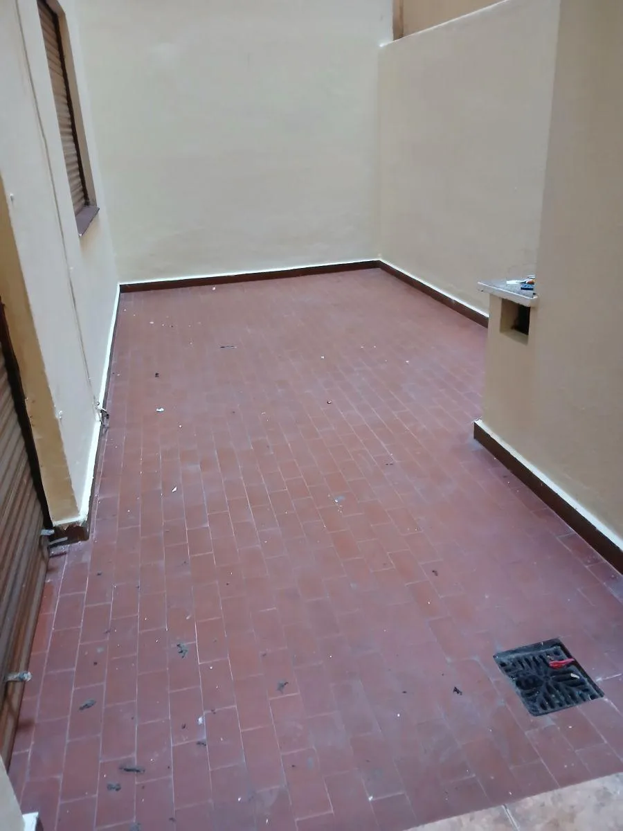 Departamento de 2 ambientes con patio en Balvanera