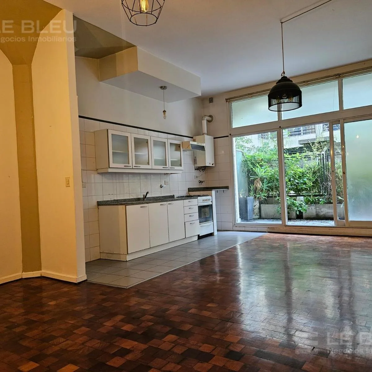 Two-room apartment with balcony in Colegiales