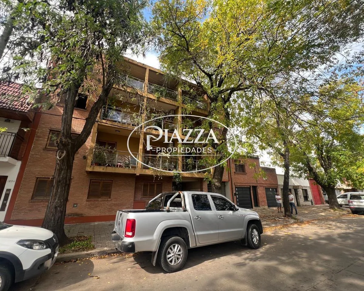 Apartamento mobiliado com 2 dormitórios e vaga de garagem em La Plata