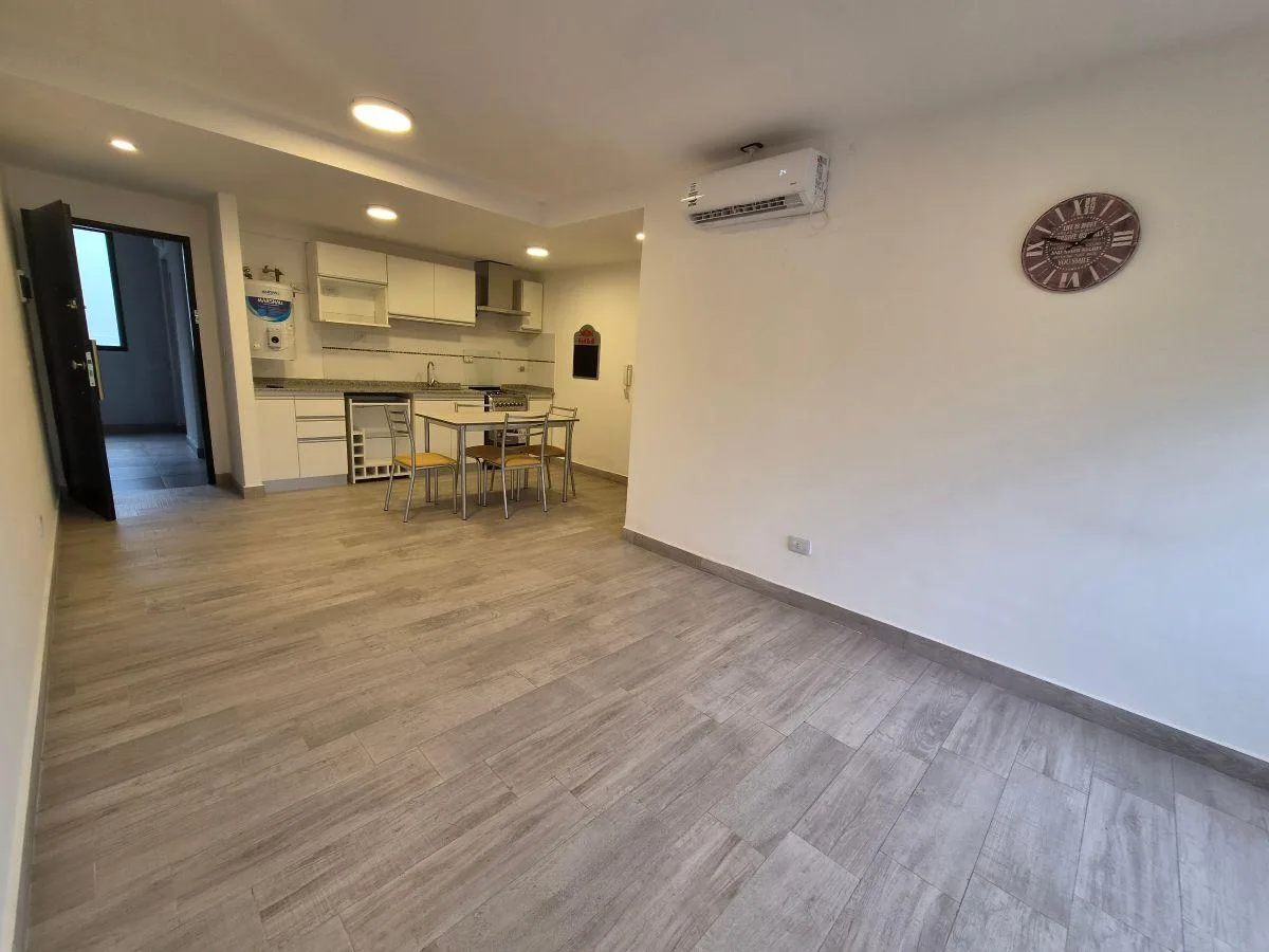 Monoambiente a estrenar al frente en Lomas de Zamora