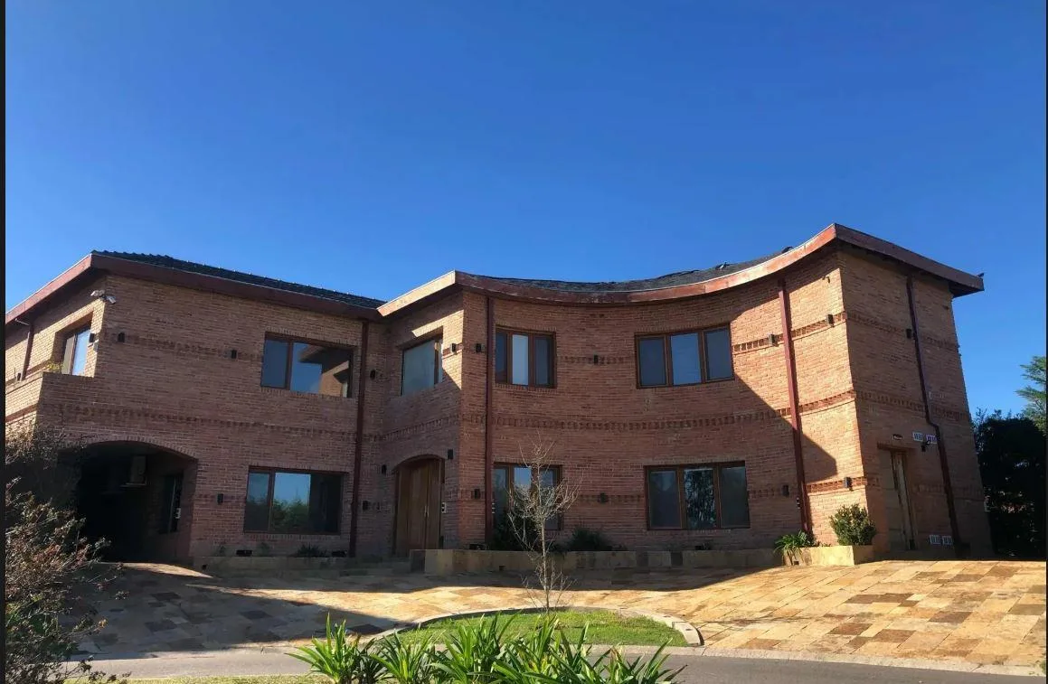 Four-bedroom house for rent in Los Cardales