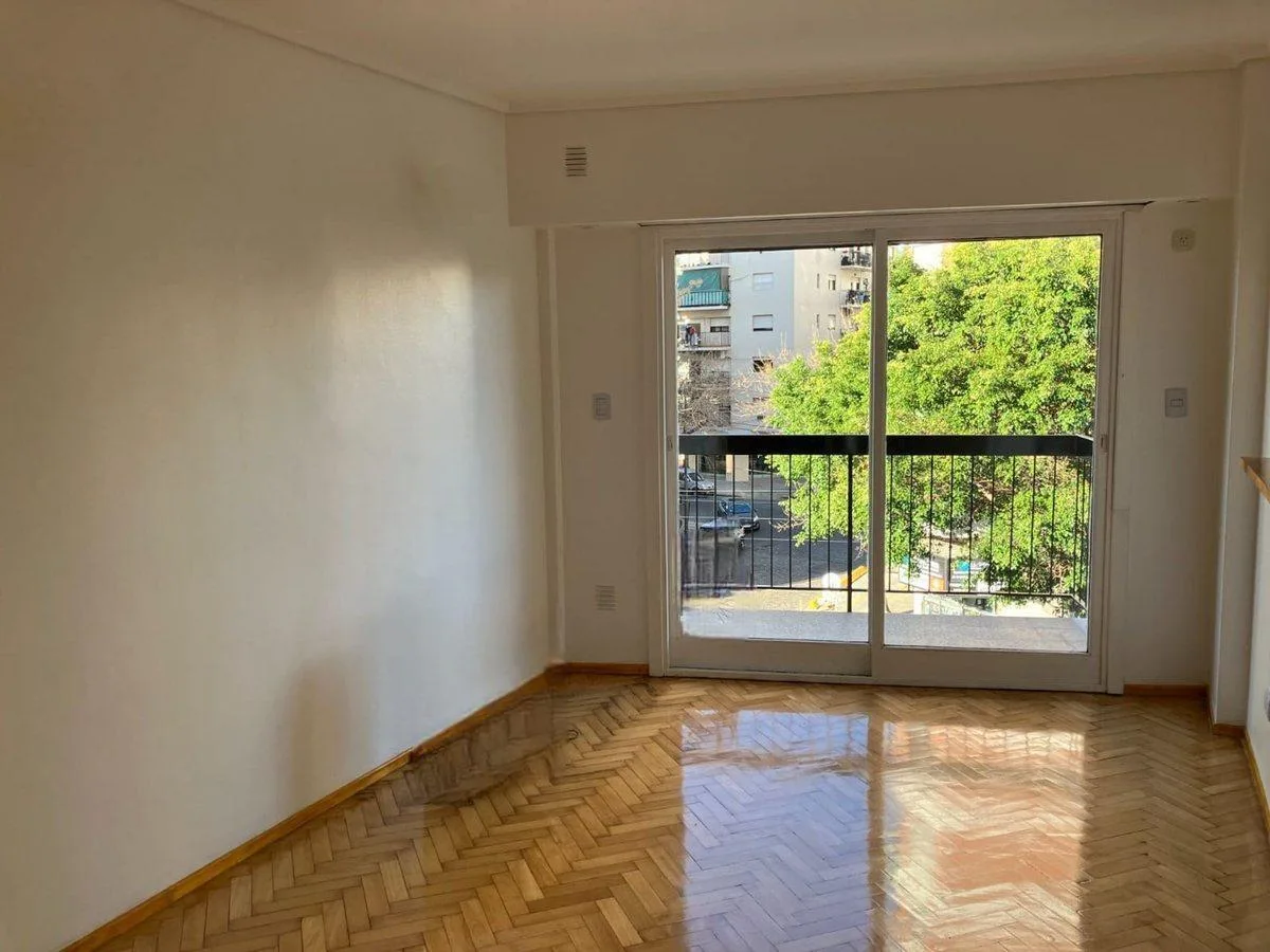 Квартира с 2 комнатами уличными окнами в Belgrano R
