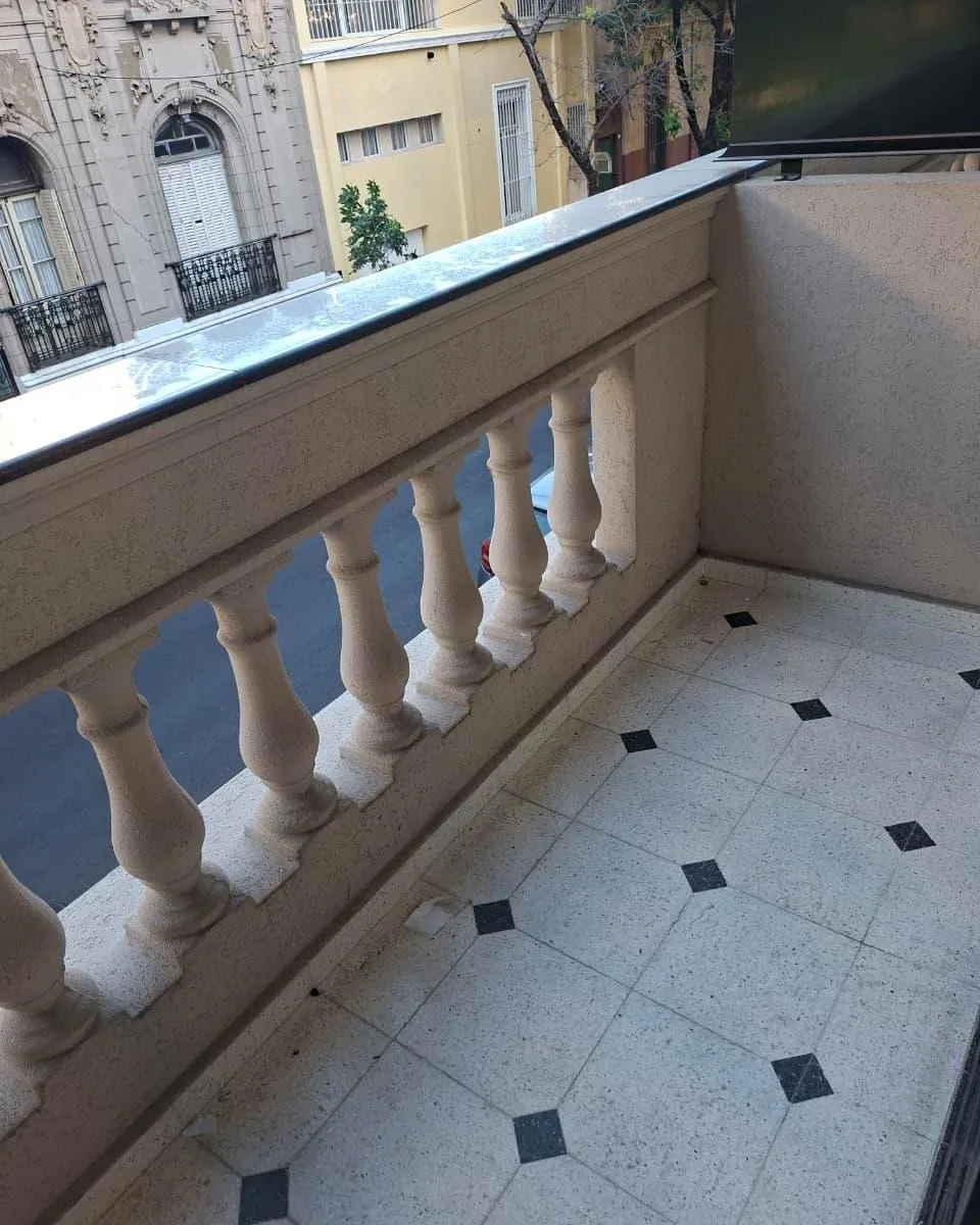 Студия с балконом в Flores с бассейном и гриль-зоной