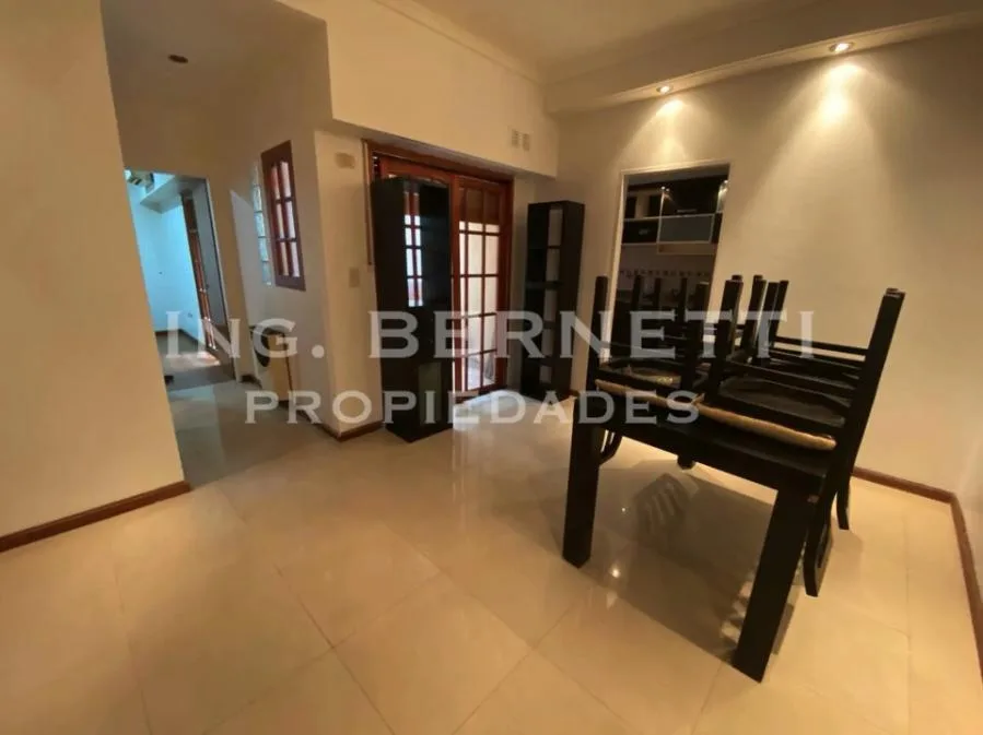 PH de 2 ambientes con patio en Versalles