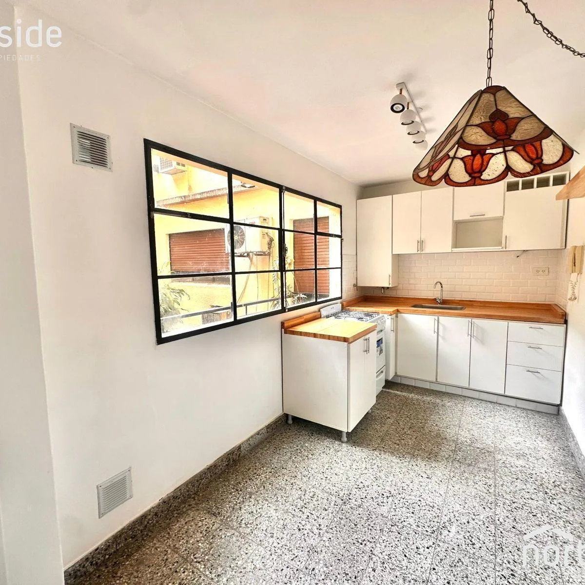 Refurbished three-room apartment on Av. Maipú in Olivos