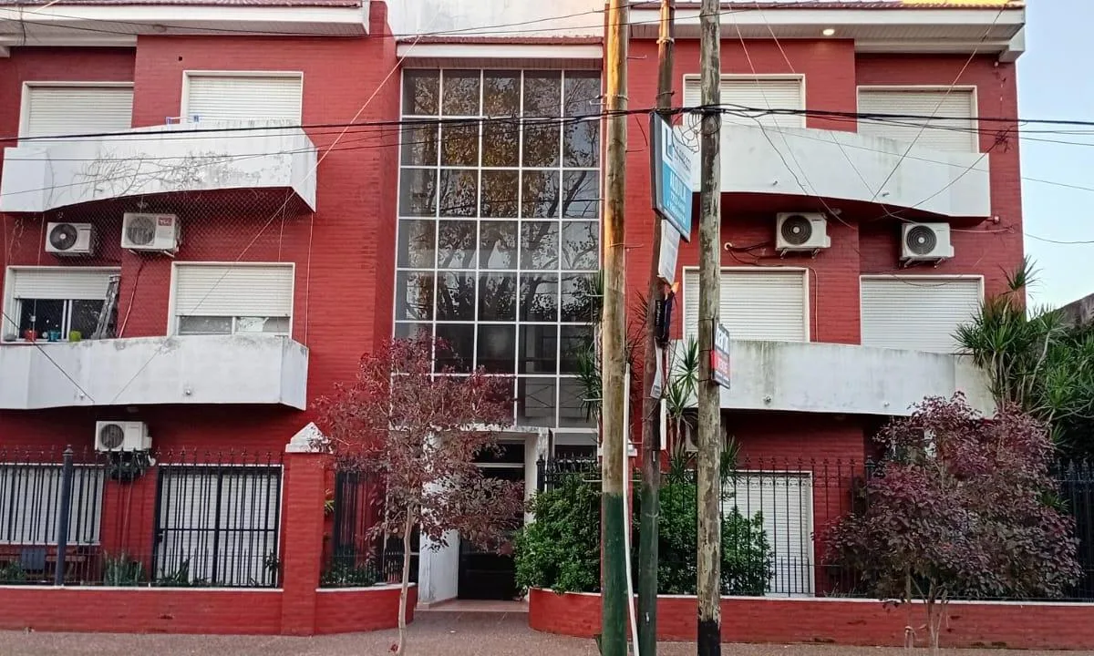 Two-bedroom three-room apartment with parking in Banfield