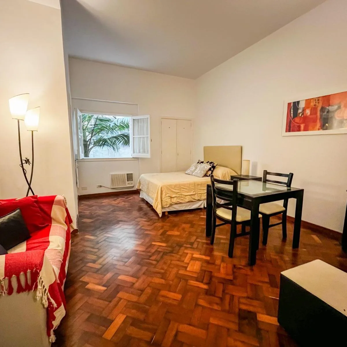 Large studio apartment in Recoleta