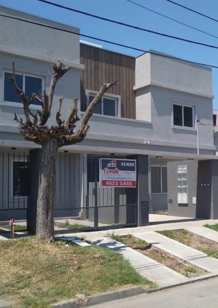 Dúplex de três ambientes em Ituzaingó Norte
