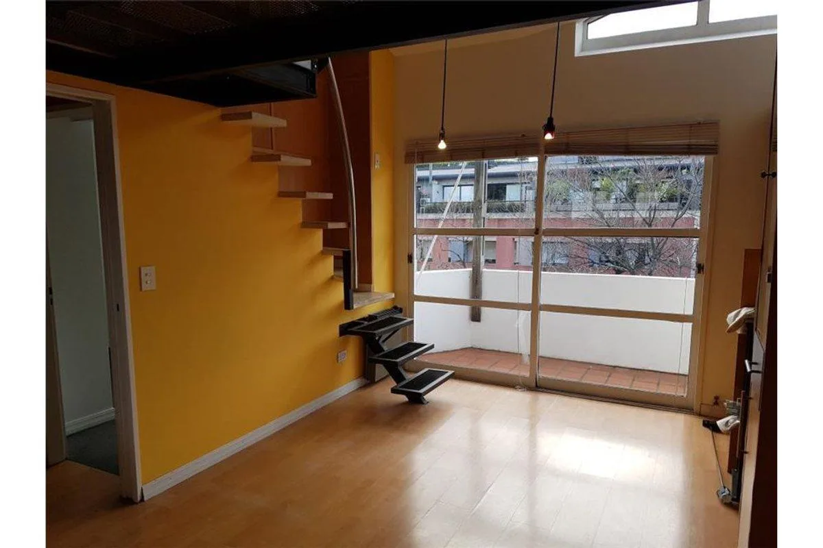 Квартира с 2 спальнями в Saavedra с балконом и антресолью