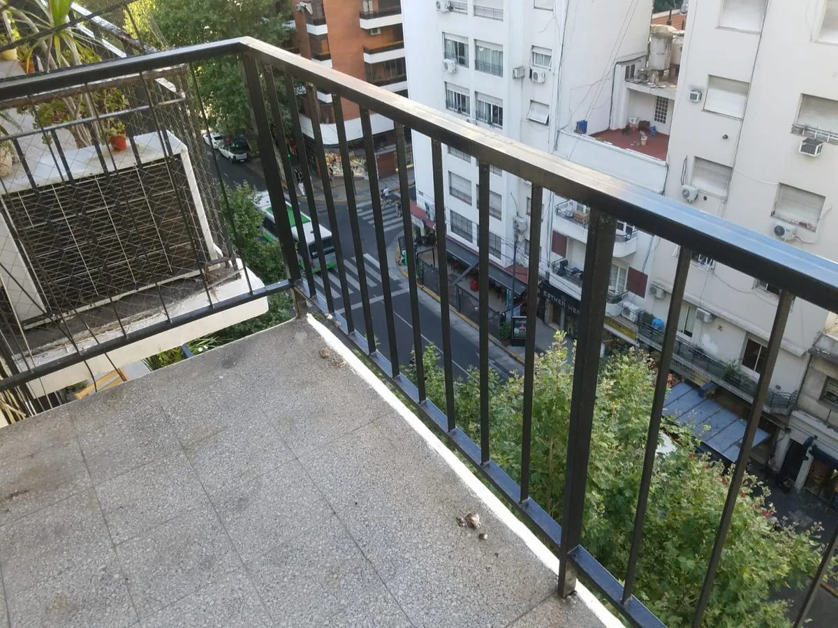 Departamento monoambiente en Recoleta con balcón al frente