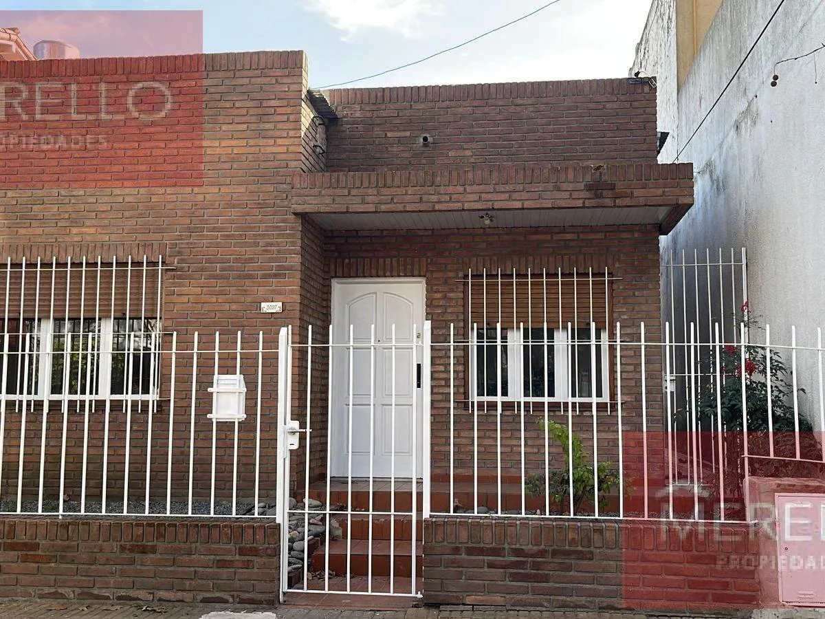 Трёхкомнатный дом с большим садом в Florida