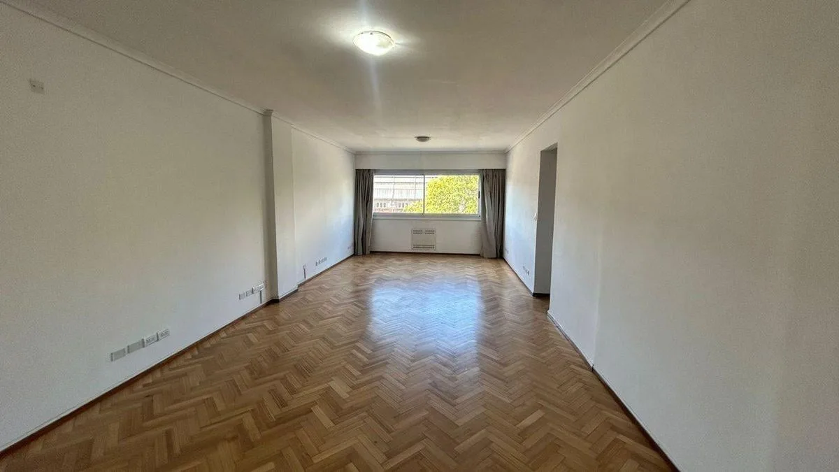 Apartamento de 3 ambientes para aluguel em Retiro com dependência