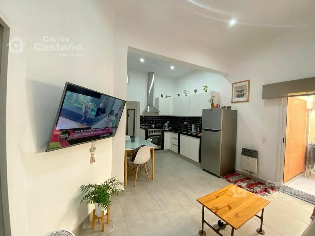 Monoambiente en planta baja con patio en Buenos Aires